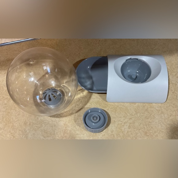 Cat or Dog automatic circulating water dispenser bubble ball water dish grey . - Picture 9 of 11